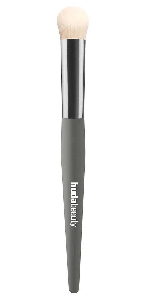 Huda Beauty Undereye Buff Brush