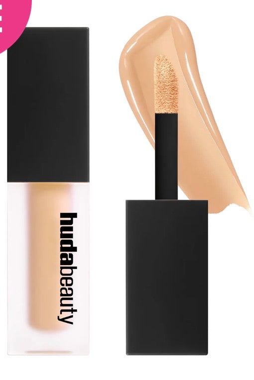 Huda Beauty FauxFilter Luminous Concealer