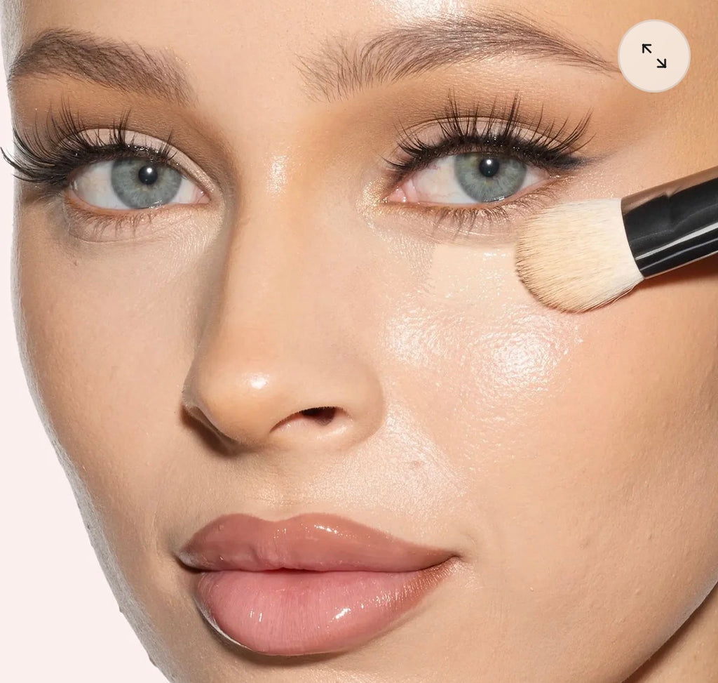 Huda Beauty Undereye Buff Brush