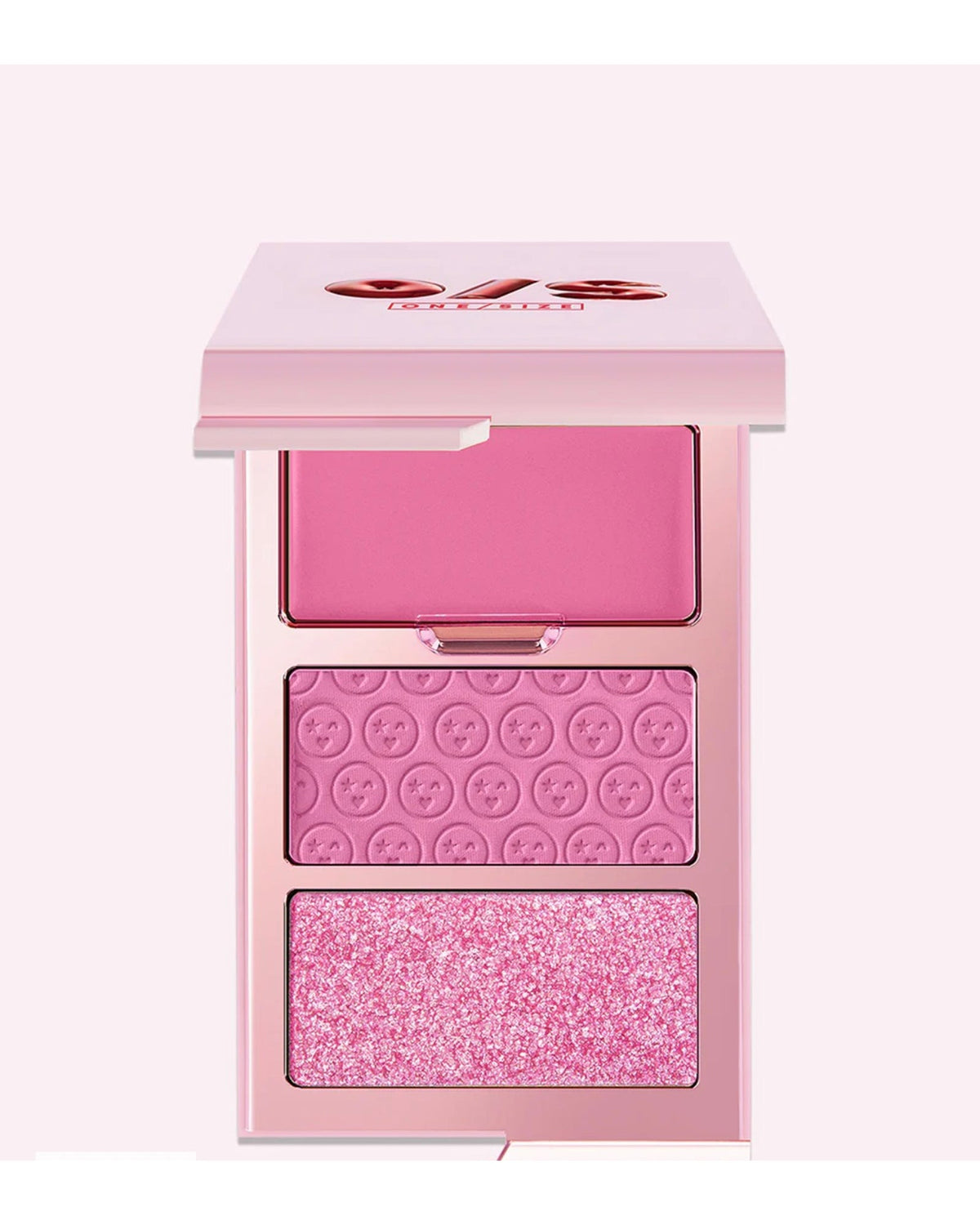 One Size CHEEK CLAPPER 3D Blush Trio Palette
Shade attention seeker