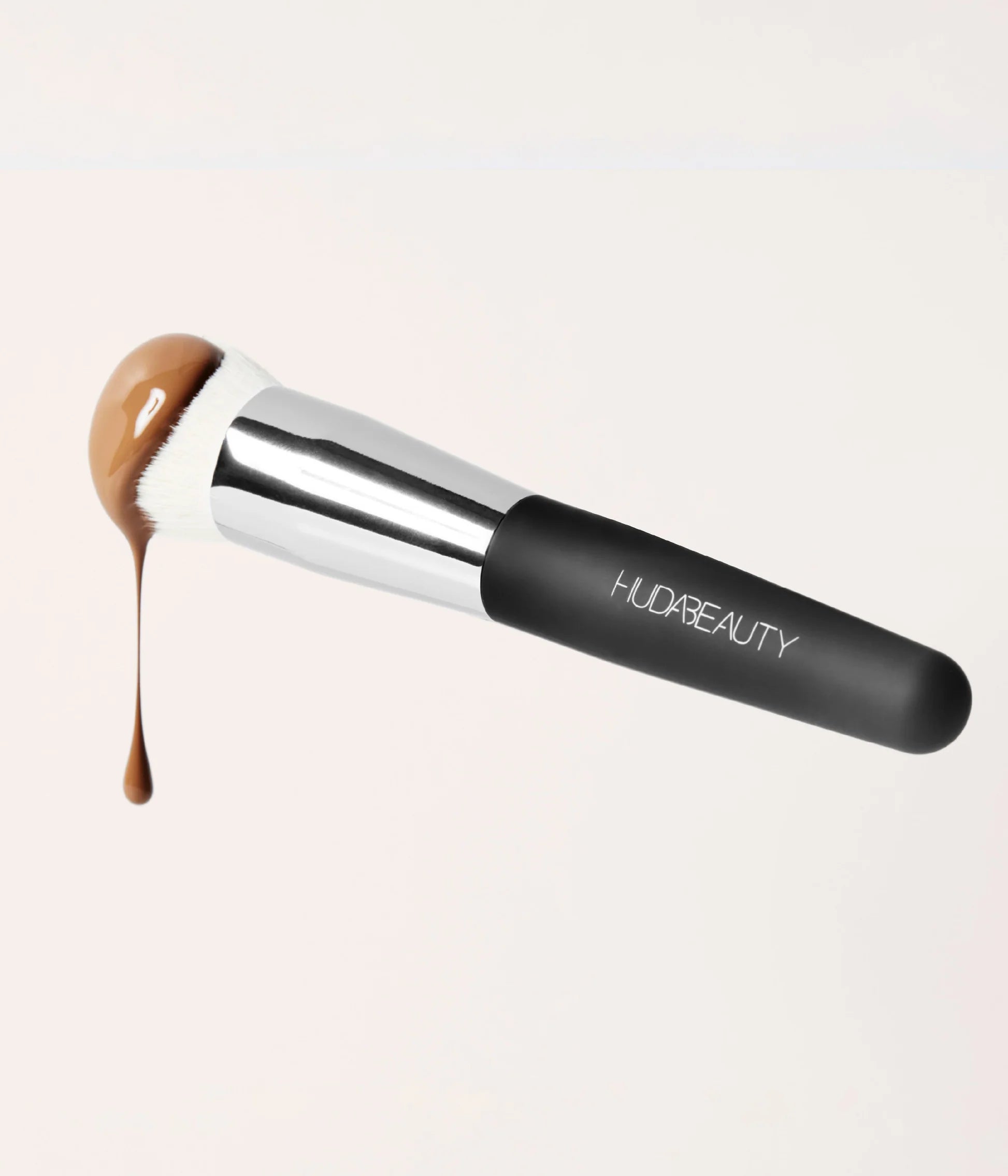 HudaBeauty Easy Blur Base Brush