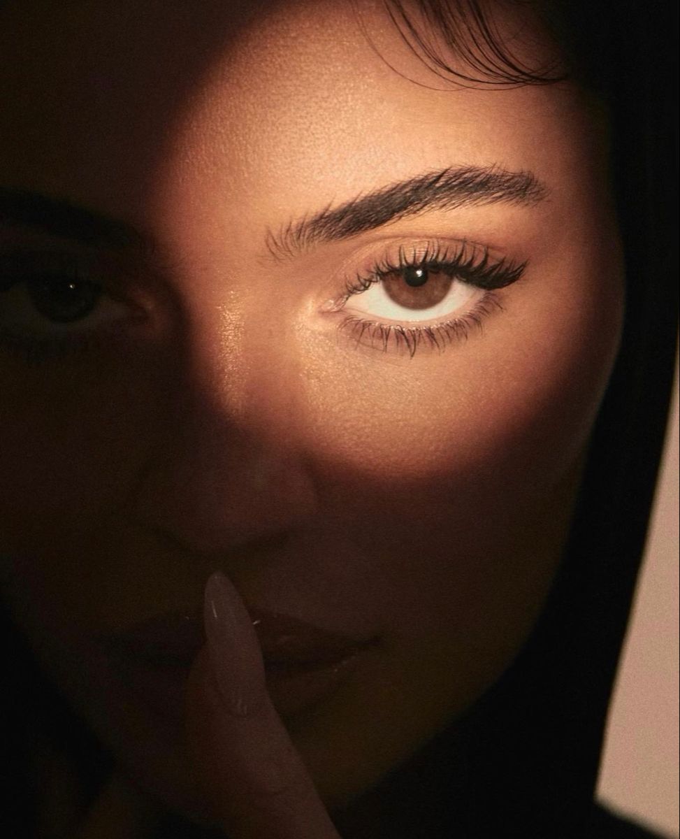 EYES